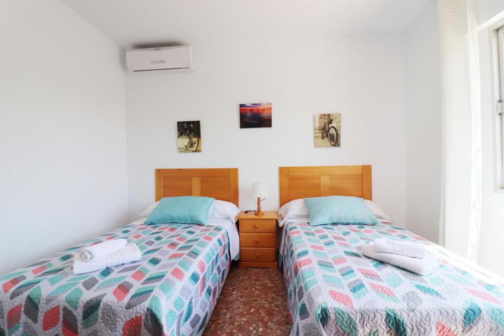 Postel nebo postele na pokoji v ubytování Villa el Romeral SpainSunRentals 1112