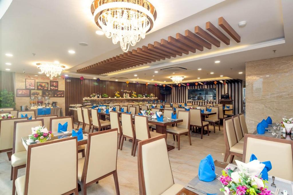 Restaurace v ubytování Mitisa Hotel Da Nang - Near Dragon Bridge