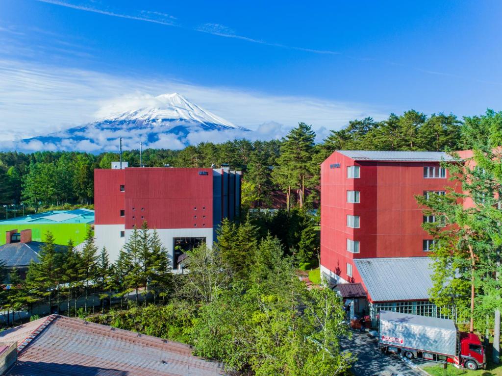 Nespecifikovaný výhled na hory nebo výhled na hory při pohledu z hotelu