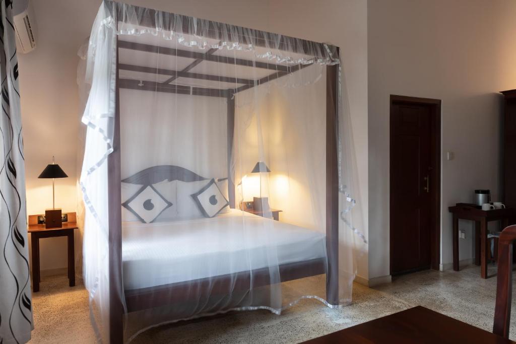 Amal Beach Hotel - 6