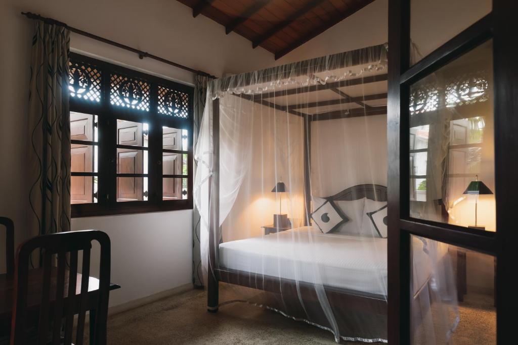 Amal Beach Hotel - 4