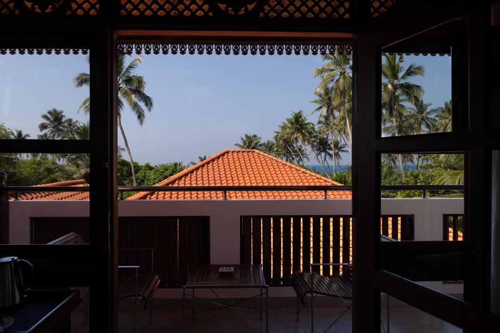 Amal Beach Hotel - 11