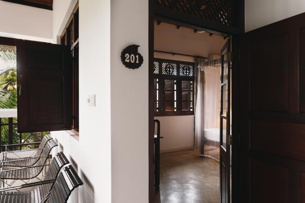 Amal Beach Hotel - 2