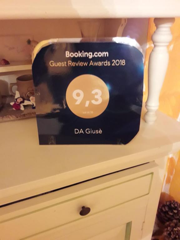 Certifikát, hodnocení, plakát nebo jiný dokument vystavený v ubytování Da Giusè