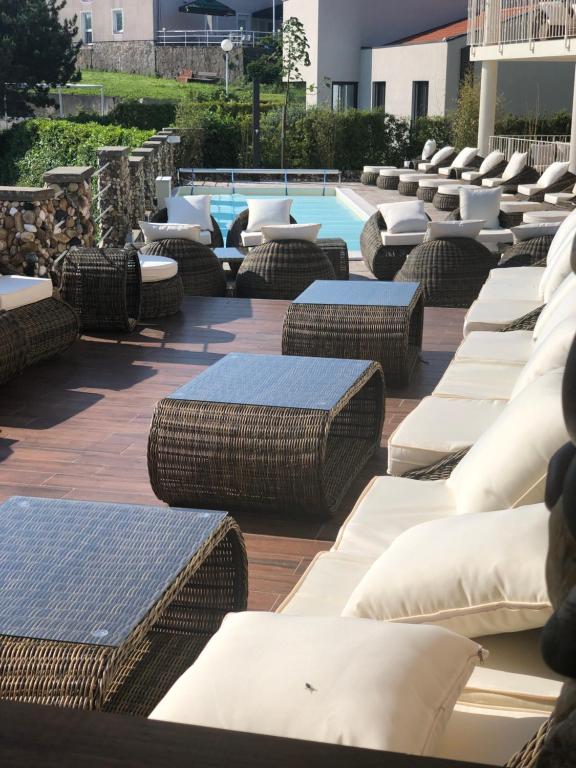 Bazén v ubytování Apartments VIP Residence nebo v jeho okolí