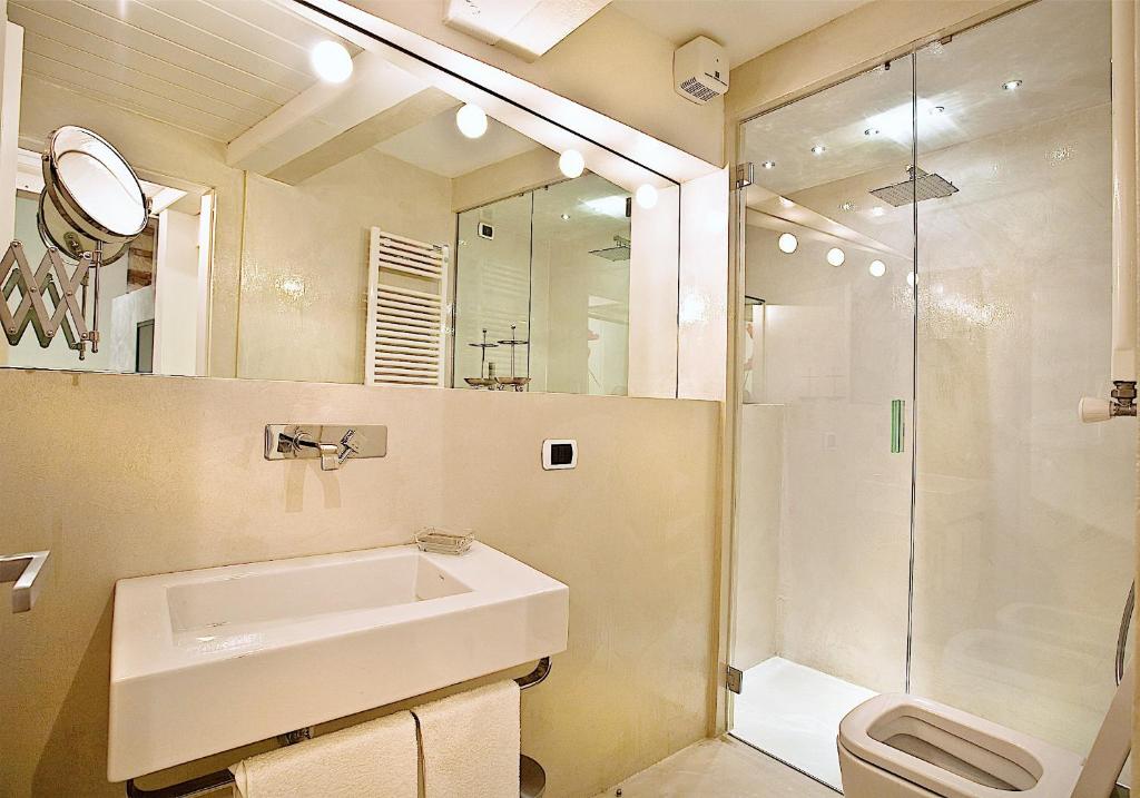 Kúpeľňa v ubytovaní Le Cadreghe Apartments