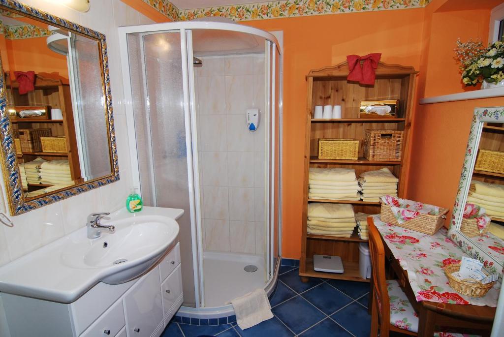 Koupelna v ubytování Appartements Kaiserblick