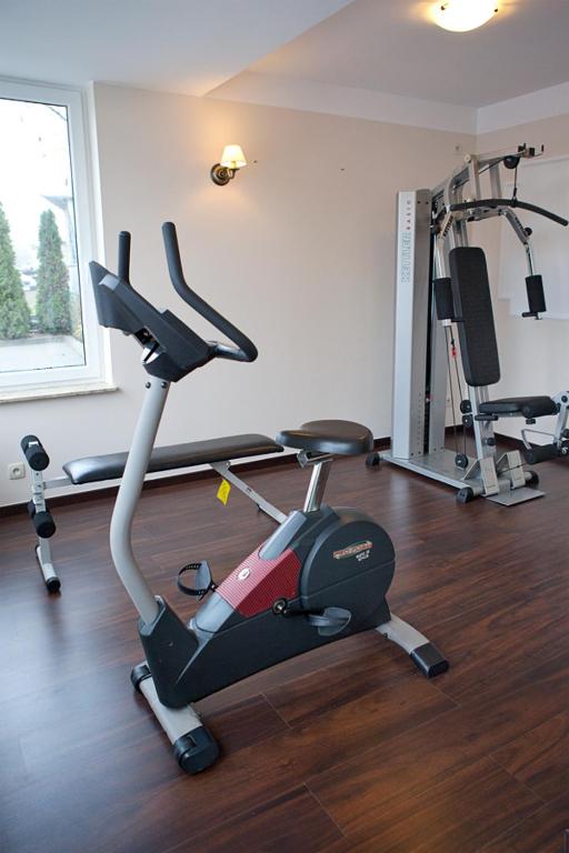 Posilňovňa alebo fitness centrum v ubytovaní Wzgórze Toskanii Conferences & Restaurant