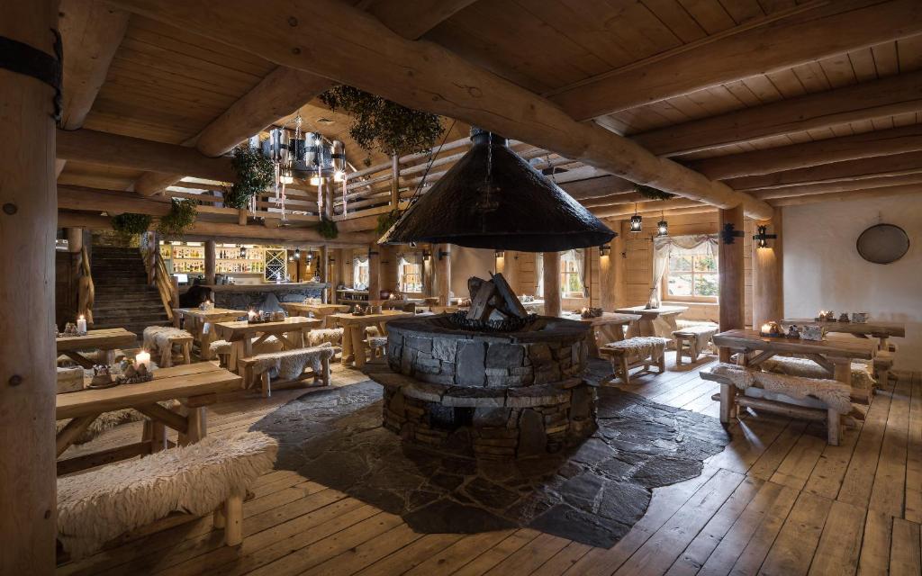 Restauracja lub miejsce do jedzenia w obiekcie Kocierz Resort
