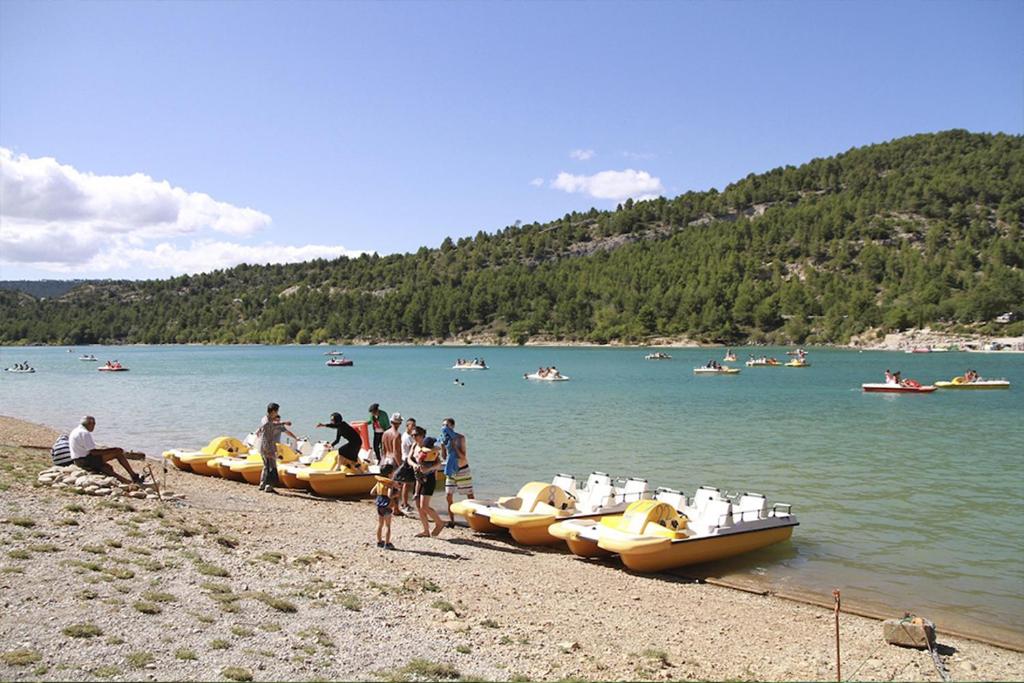 Camping Rives du Lac de Sainte Croix, Bauduen – Tarifs 2024