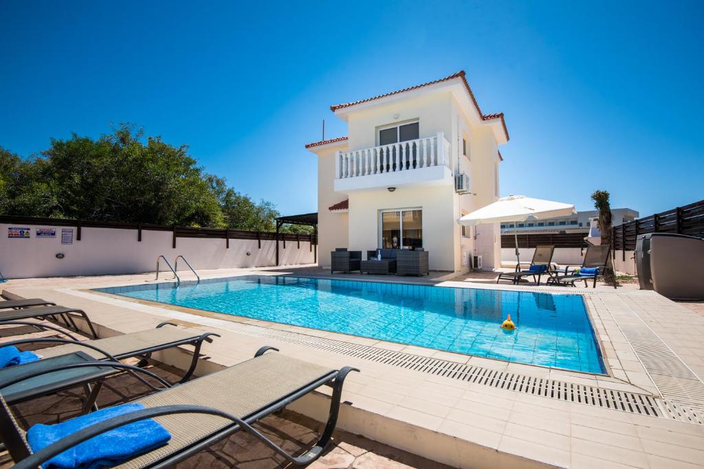 Nissi Villa Crystal