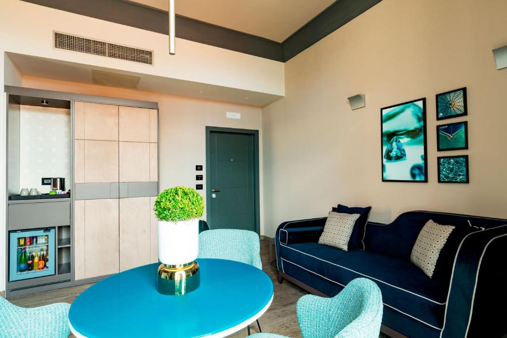 Amadomus Luxury Suites - 3