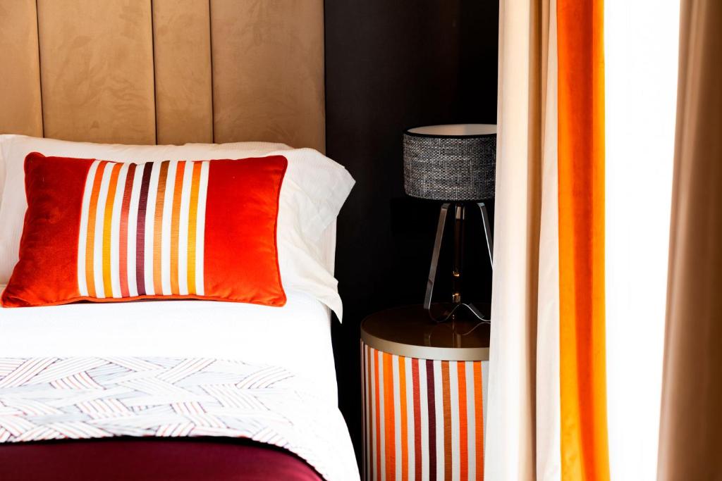 Amadomus Luxury Suites - 16