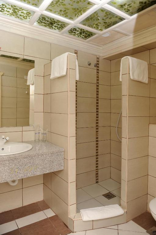 Vannituba majutusasutuses Hotel Centar Balasevic