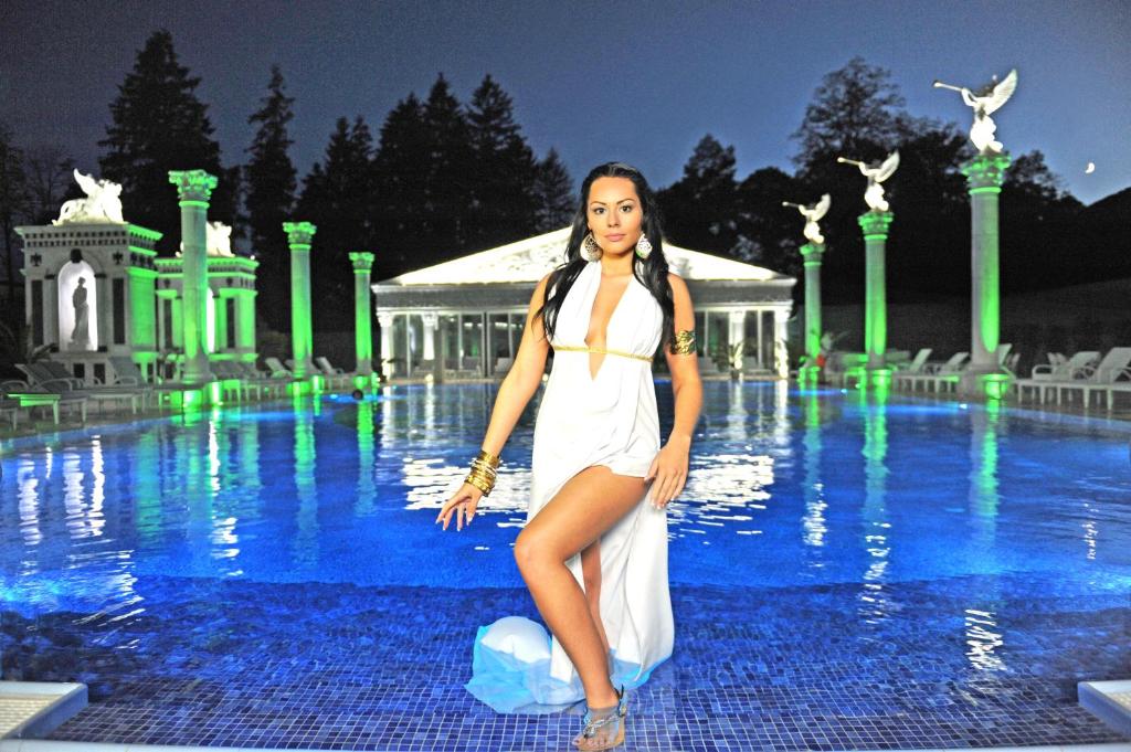 Bazén v ubytování Aphrodite Palace nebo v jeho okolí