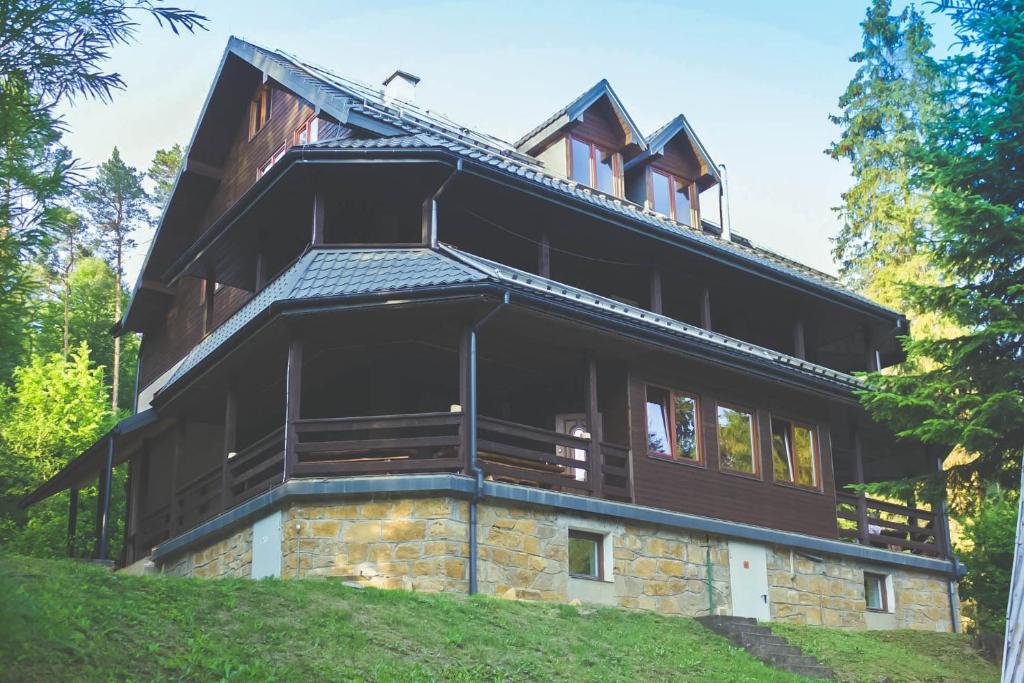 Budynek, w którym mieści się hostel