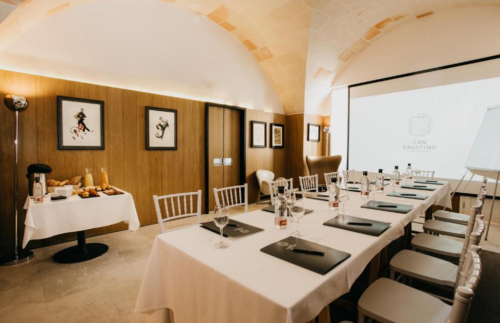 Faustino Gran Relais & Chateauxにあるレストランまたは飲食店