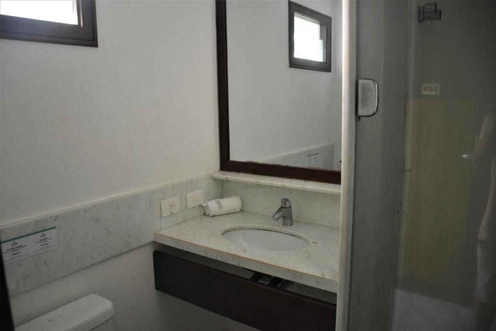  Araça Flat - Beira mar - Apto508 lateral com vista parcial