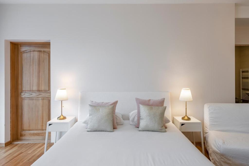 Vilnius Apartments - Deluxe Studio Apartment