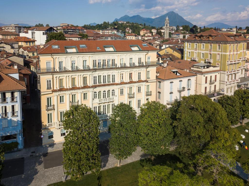 Nespecifikovaný výhled na hory nebo výhled na hory při pohledu z hotelu