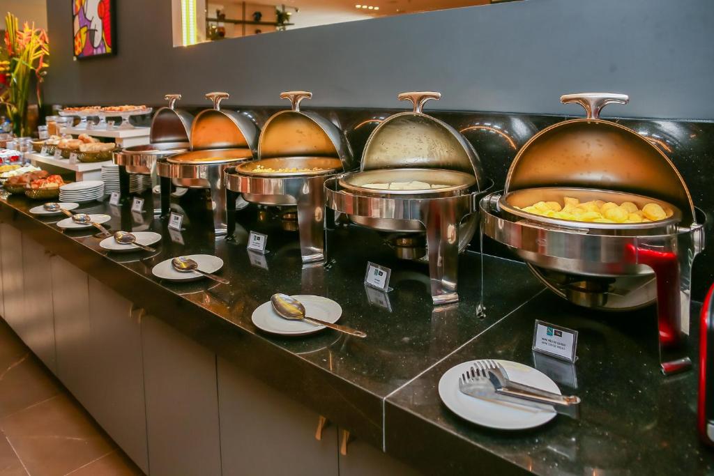 Comida no hotel ou em algum lugar perto