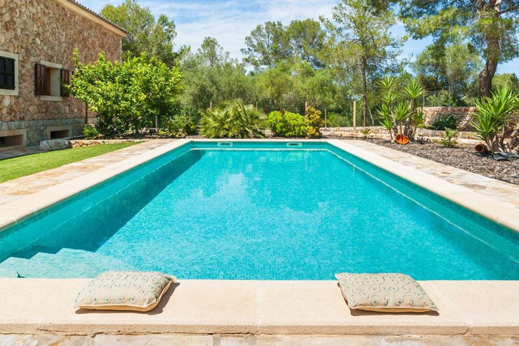 Bazén v ubytování Finca Isabel y Guillermo con posibilidad de piscina climatizada nebo v jeho okolí