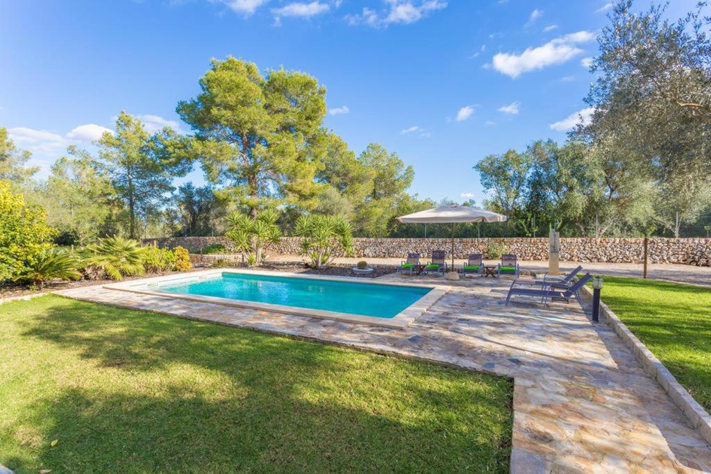 Bazén v ubytování Finca Isabel y Guillermo con posibilidad de piscina climatizada nebo v jeho okolí