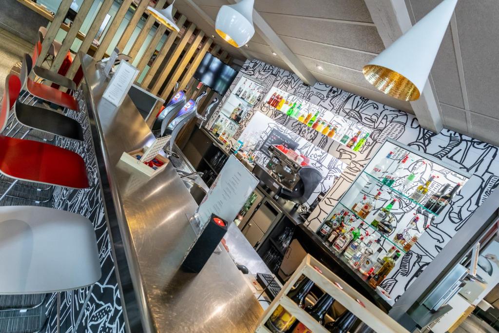 Lounge nebo bar v ubytování ibis Bourges Centre