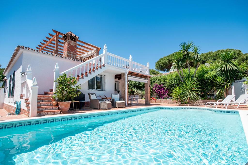 Charming villa in Costabella at the beach, Marbella – Updated ...