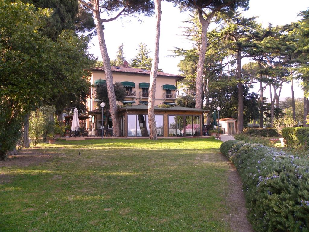 A garden outside Hotel Kursaal