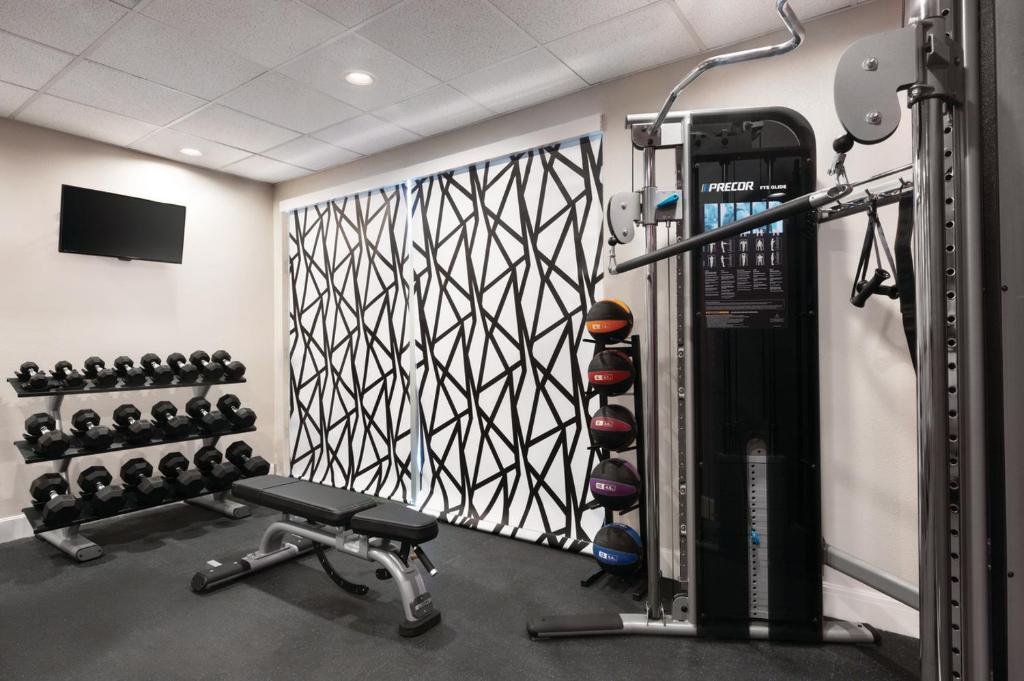 Fitness centrum a/nebo fitness zařízení v ubytování Radisson Hotel McAllen Airport