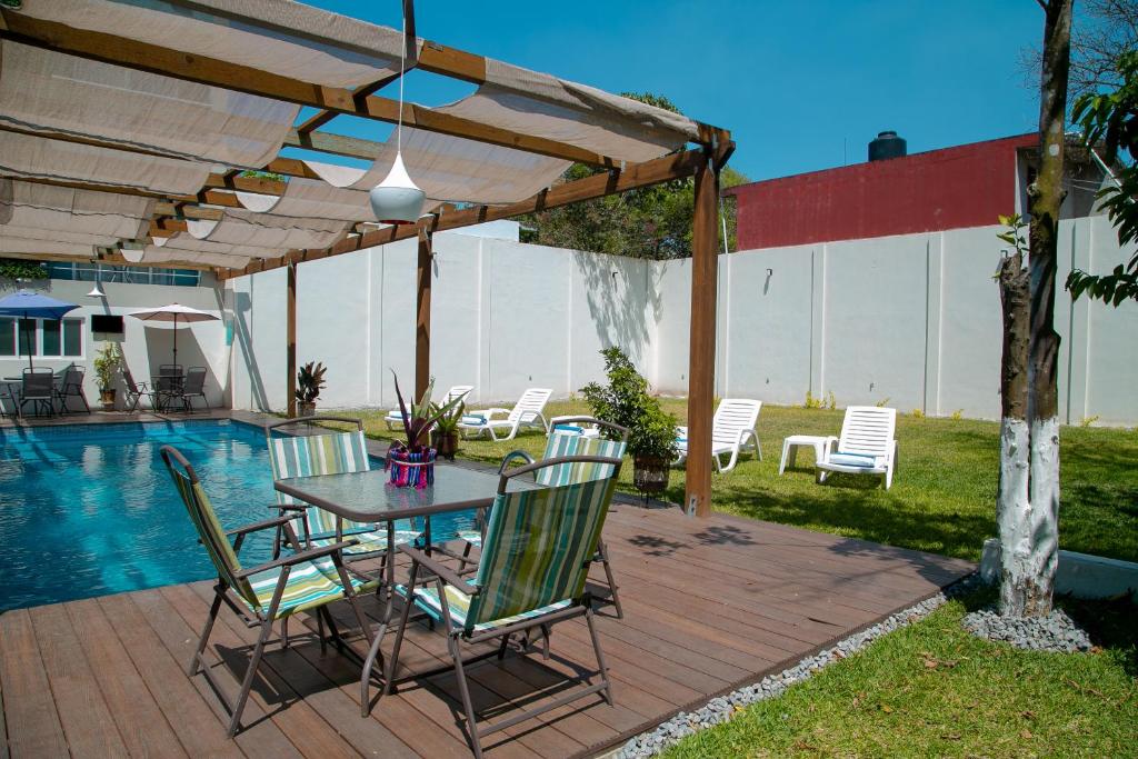 Bazén v ubytování Relax Inn Suites nebo v jeho okolí