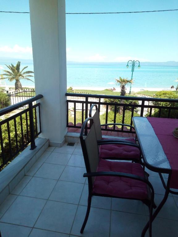 Balkon lub taras w obiekcie Cozy maisonette in Pefkochori Chalkidiki