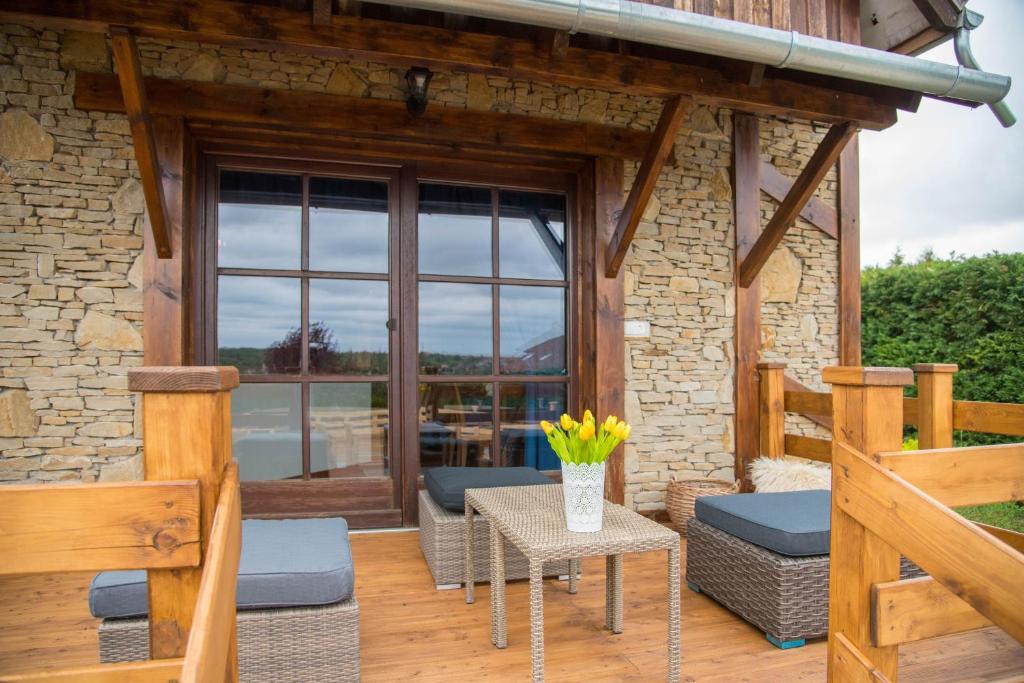 Balkón nebo terasa v ubytování Pine Cottage