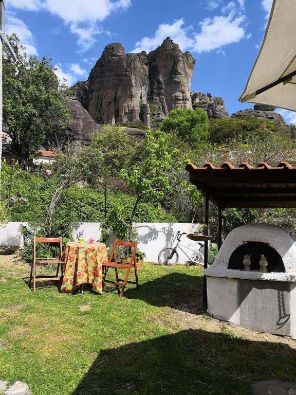 Sotiris Idyllic Garden House - Two-Bedroom House
