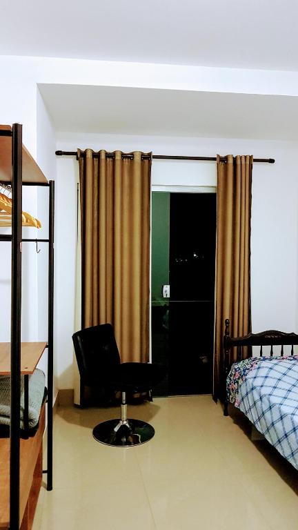  Quarto com Varanda - Casa do Edson