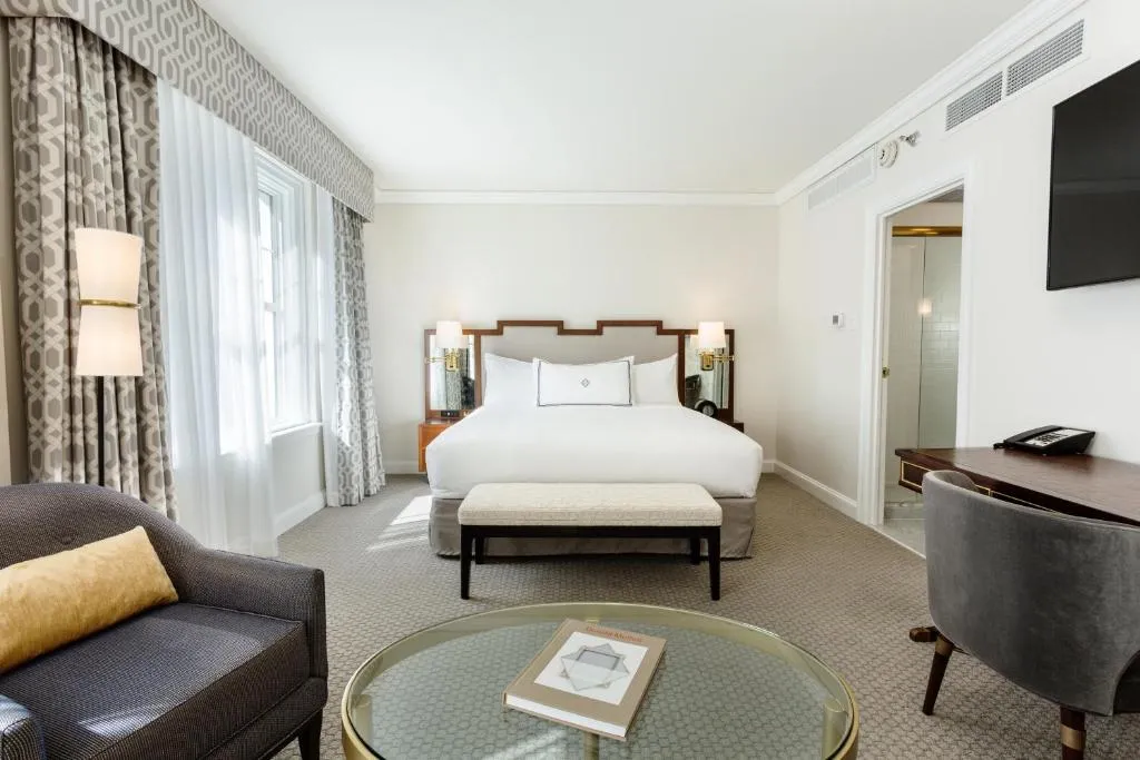 Deluxe King Room