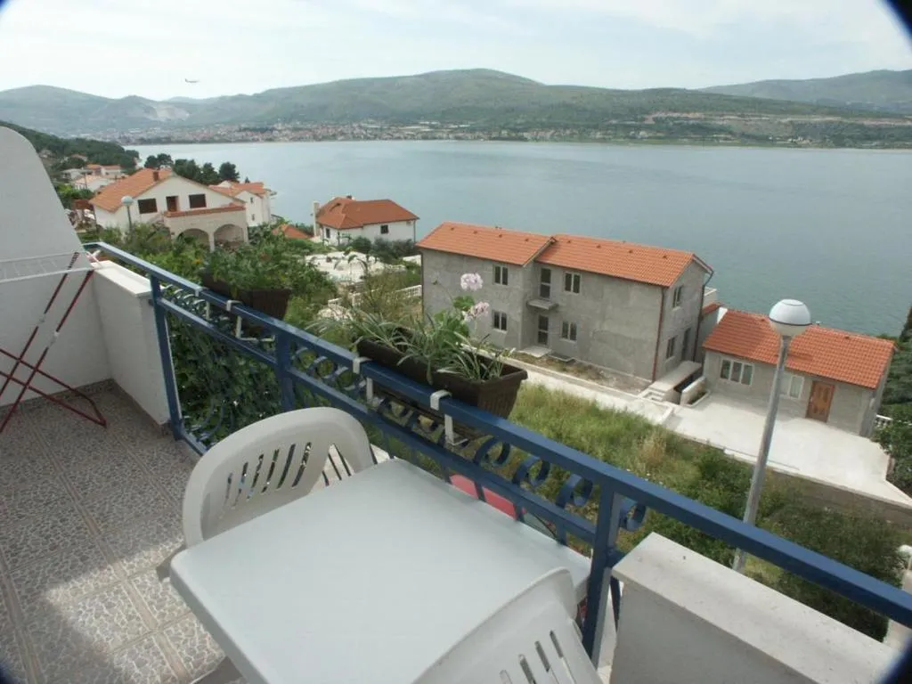 Apartments with a parking space Mastrinka, Ciovo - 2084, Trogir, Croaţia