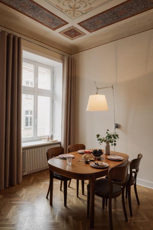 Michałowskiego 11 - Deluxe Apartment