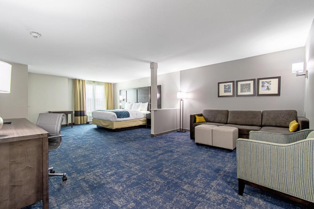 Comfort Suites Humble Houston IAH - Suite Con Cama Extragrande - No Fumadores