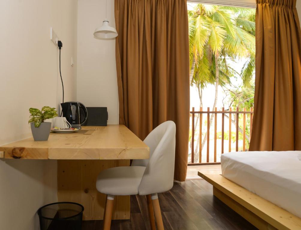 Portia Hotel & Spa - Beachfront - View 7
