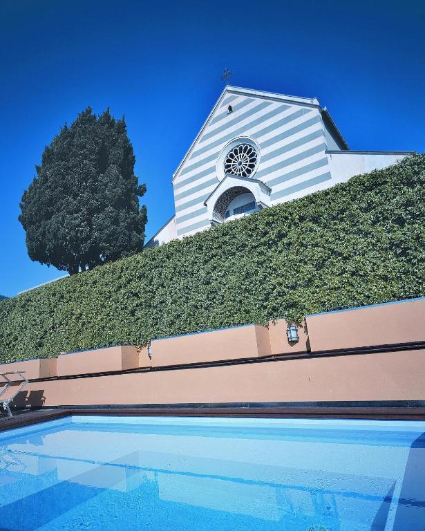 Bazén v ubytování Hotel Laurin nebo v jeho okolí