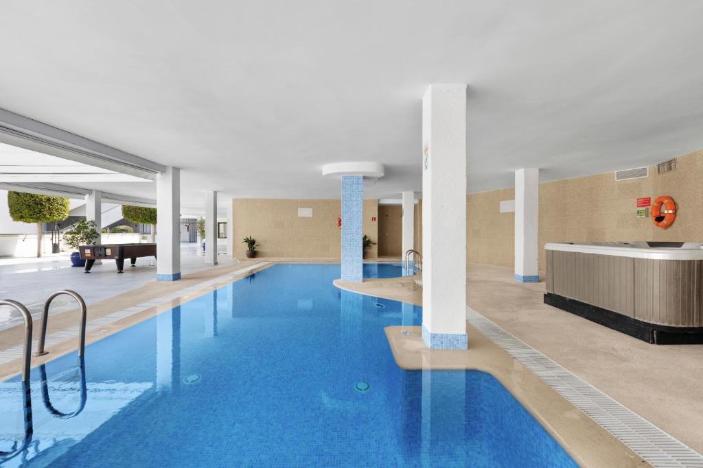 Bazén v ubytování Palmanova Suites by TRH nebo v jeho okolí