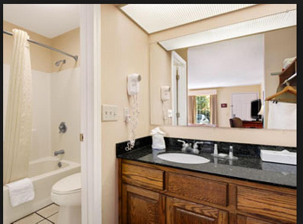 Baymont by Wyndham Easley/Greenville - King Room - Disability Access/Non-Smoking