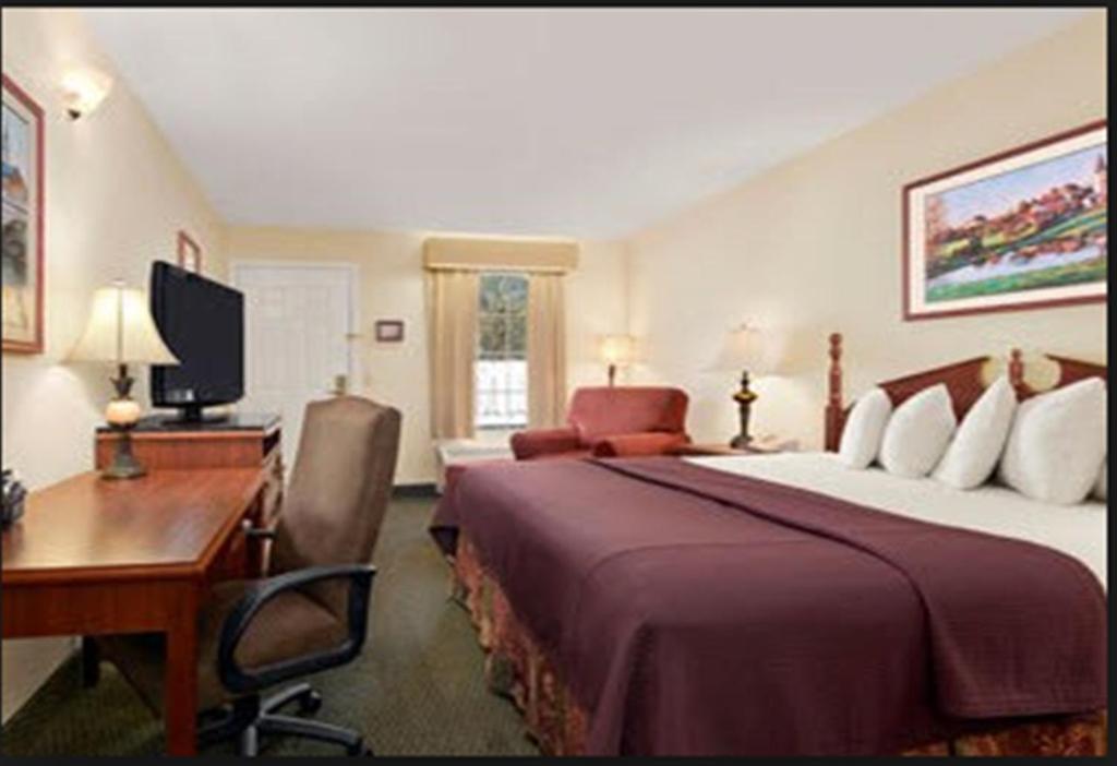 Baymont by Wyndham Easley/Greenville - King Room - Non-Smoking