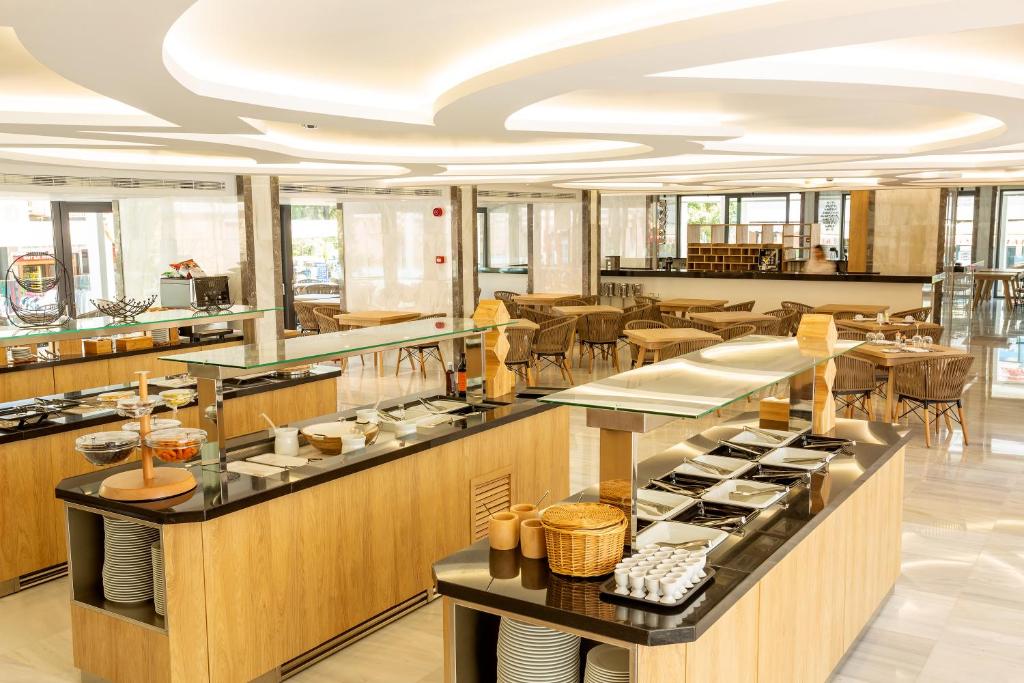 Restaurace v ubytování Rhodos Horizon City-Adults Only