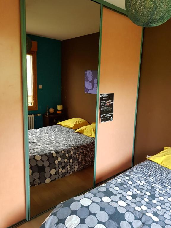 Maison proche circuit 24h du Mans - Tweepersoonskamer Met Uitzicht Op De Tuin
