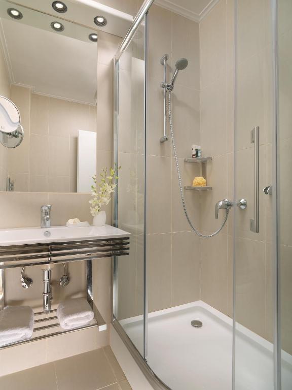 Kúpeľňa v ubytovaní Blazer Suites Hotel