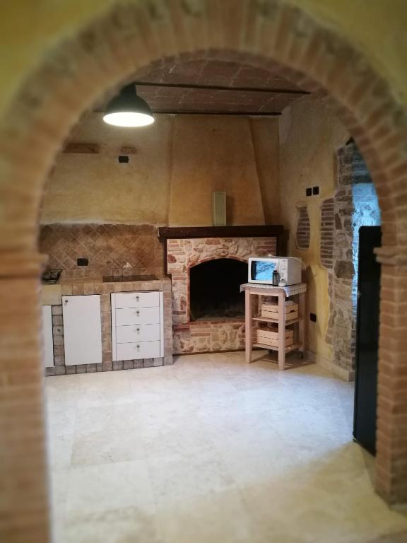 A kitchen or kitchenette at La Rocchetta