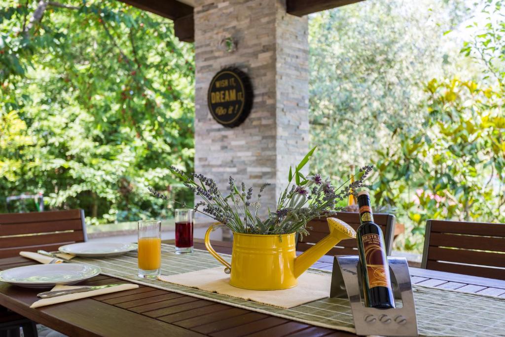 Nápoje v ubytování Molnar Resort Villa Mimoza & Apartment Nea